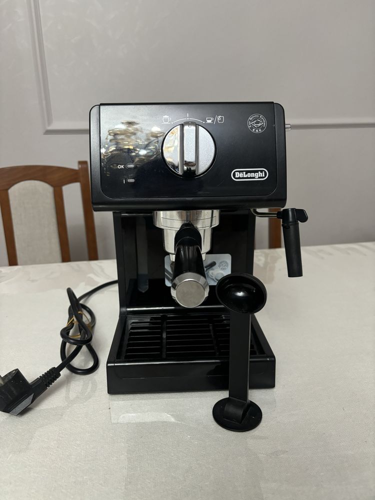 Кофеварка Delonghi