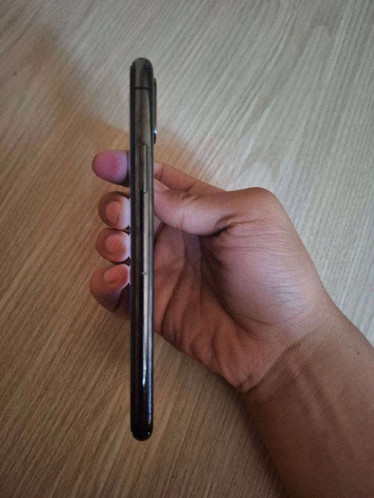 Iphone X sotildi yozib otirmela a24 bor kere bosa