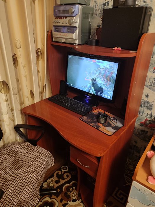 Компьютерный стол