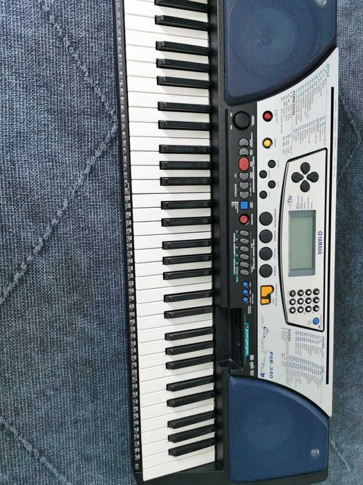 Pian digital polifonic profesional Yamaha PSR - 340