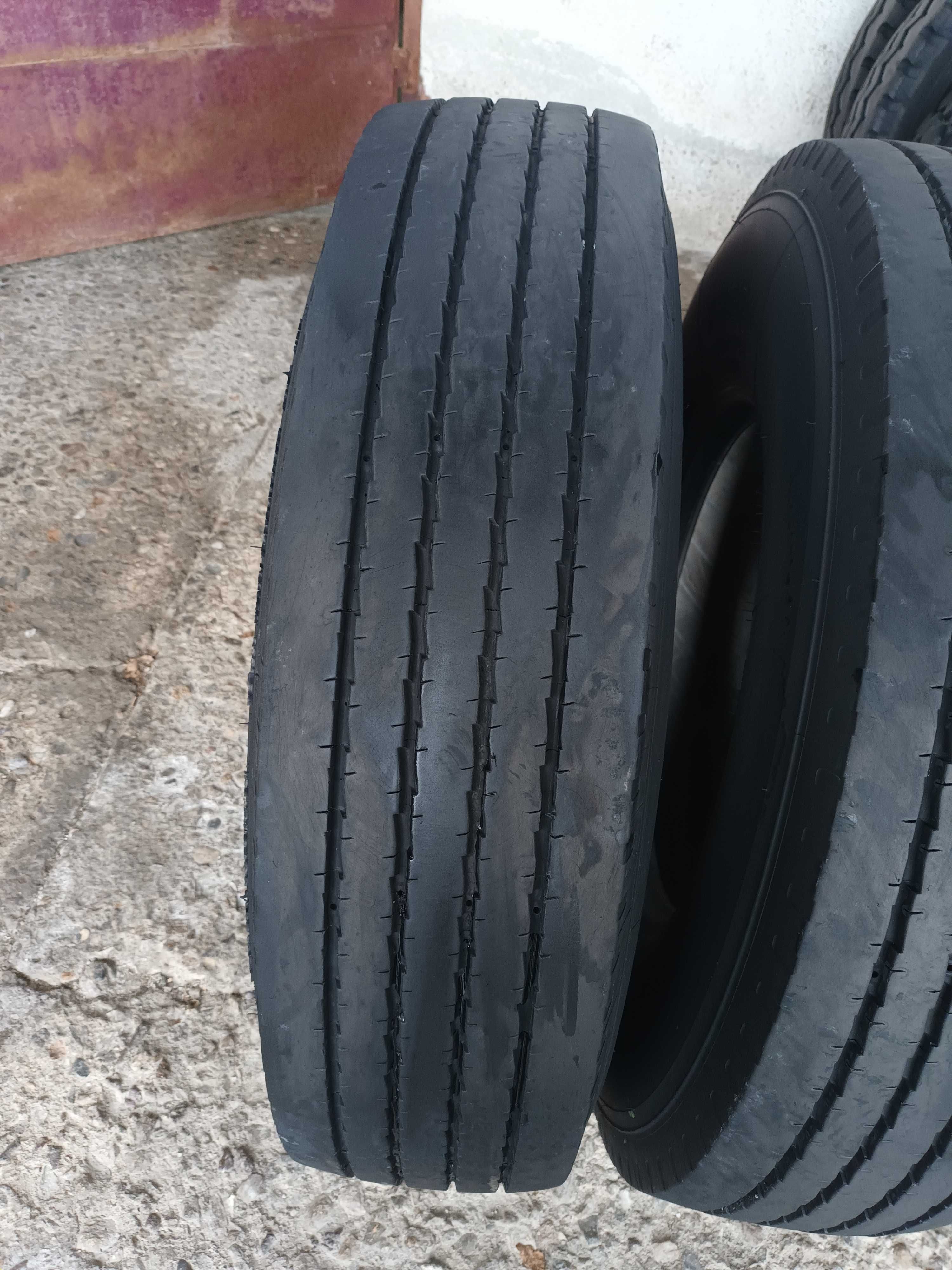 2 тежкотоварни гуми 12R22.5 Michelin XZE2+ 152/148L 16PRmade in France