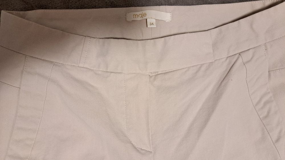 Pantaloni marimea 34 maje