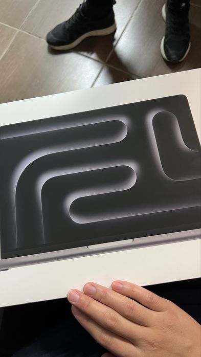 Macbook pro 14/2023/8/512gb новый