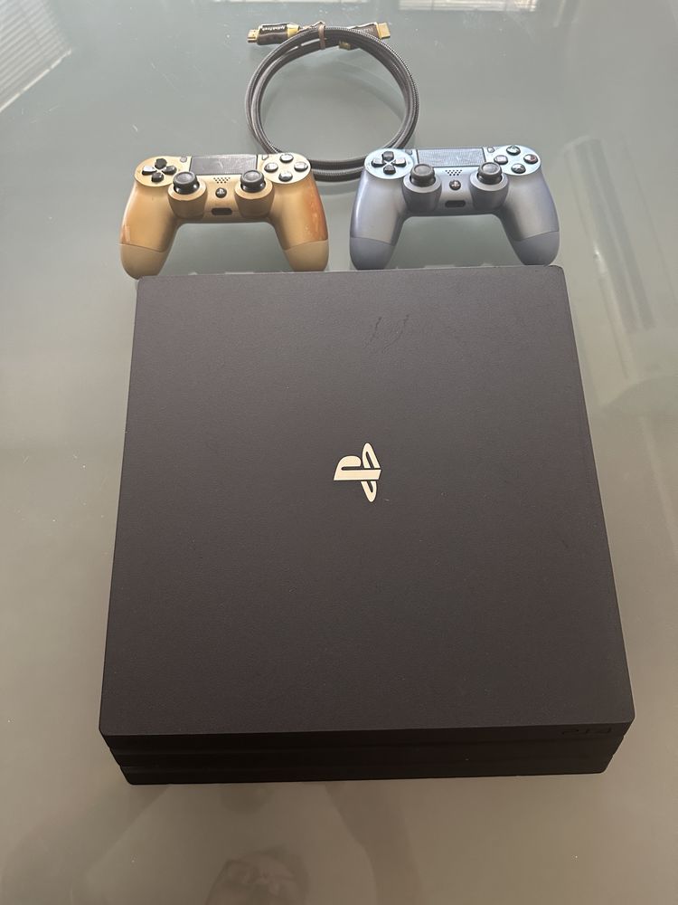 Playstation 4 Pro PS4 Pro Плейстейшън 4 Про + 2 контролера
