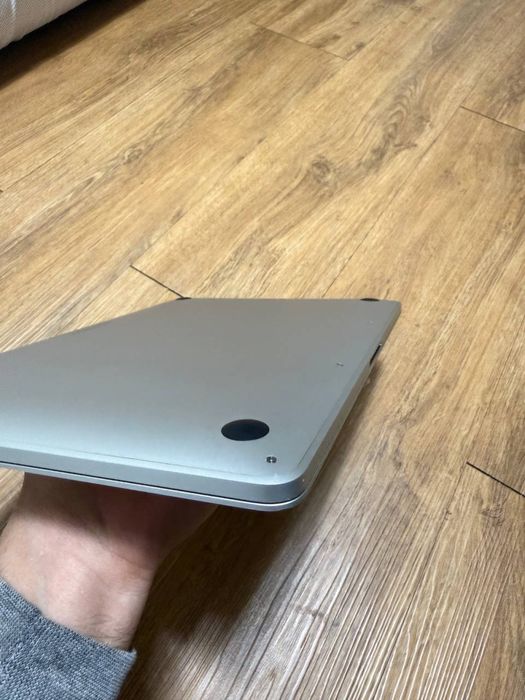 Macbook pro M1 Holadi chotki