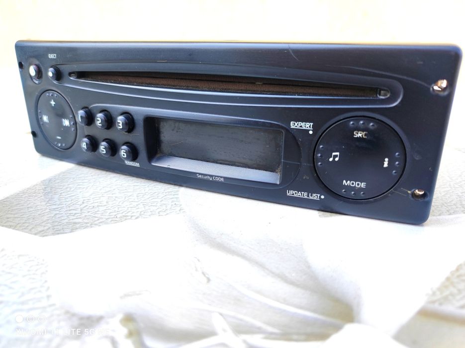 CD auto original nu chinezărie aproape nou nu a fost folosit probă și