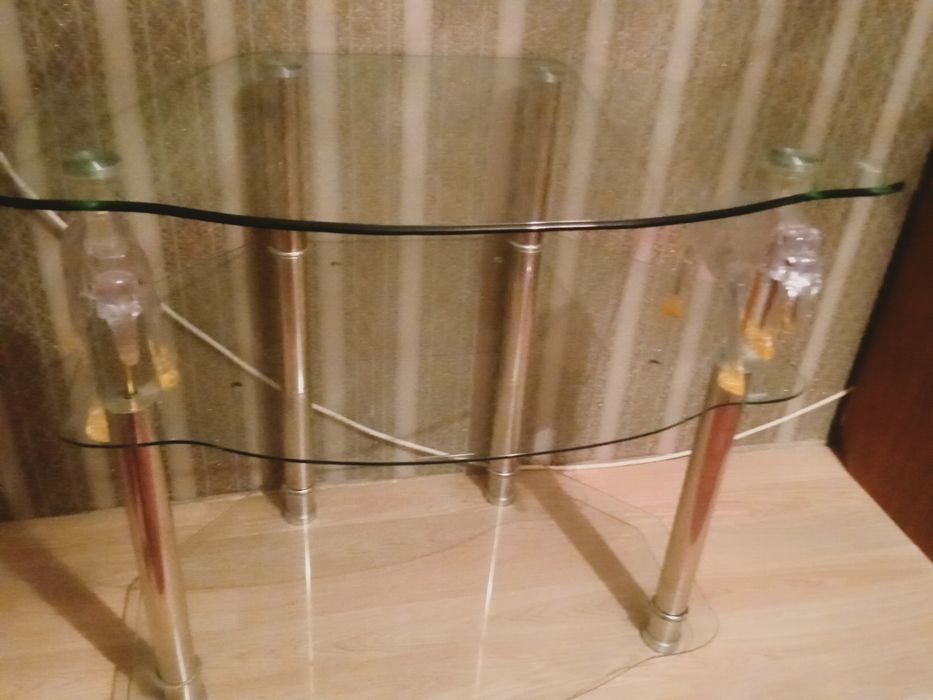 Полка под телевизор