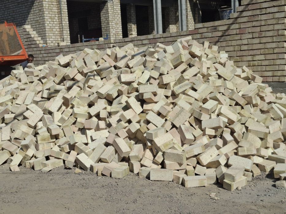 Keramika pishgan gʻisht