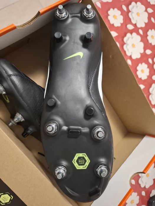 Ghete de fotbal Nike Premier