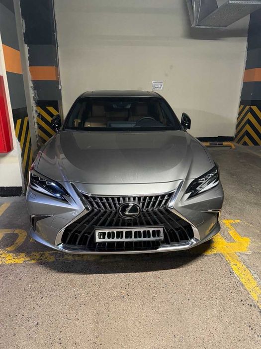 Lexus ES 300 Hybrid