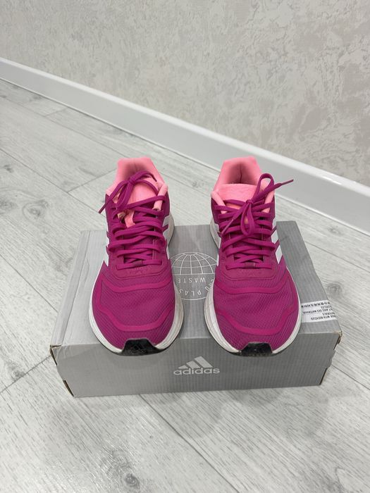 Кроссовки женские  Adidas