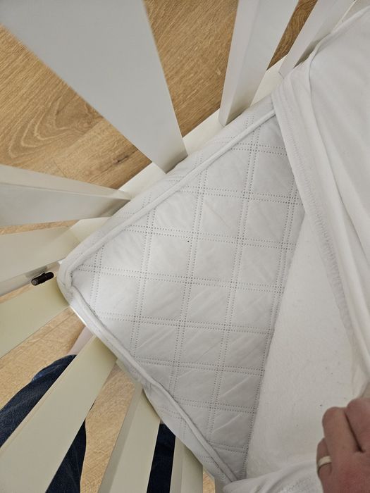 Pat tip casuta montessori cu saltea