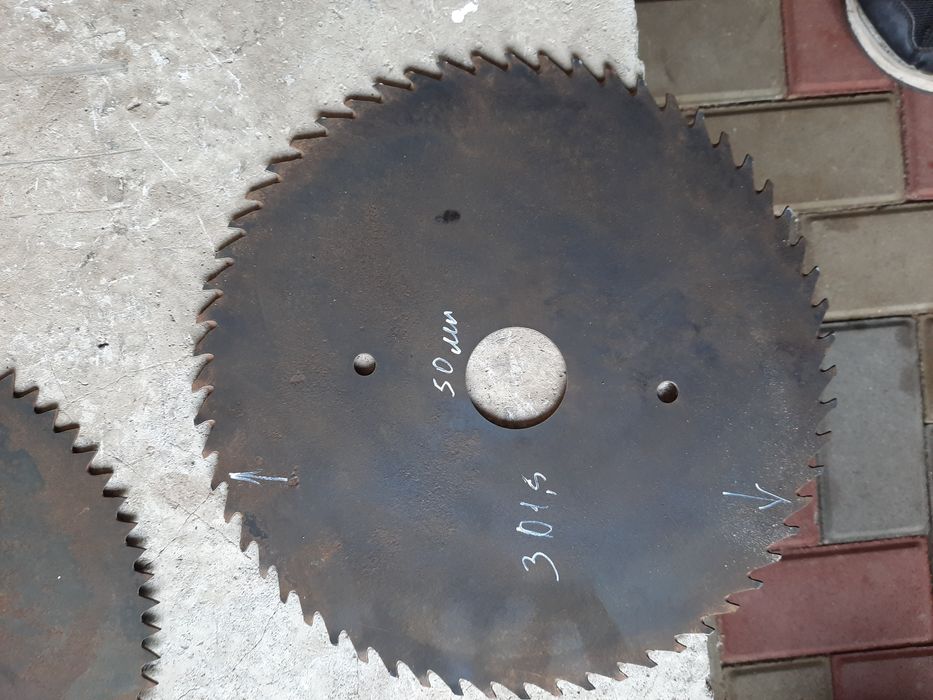 Диски пильные по дереву новые