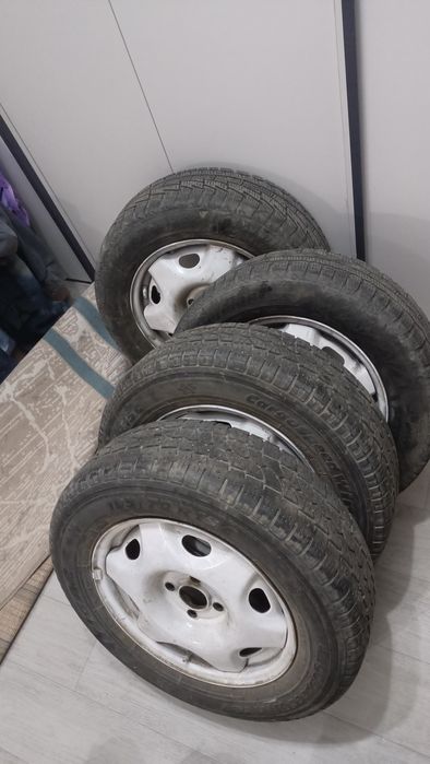 Продам ризыны с дисками на r15 4*100