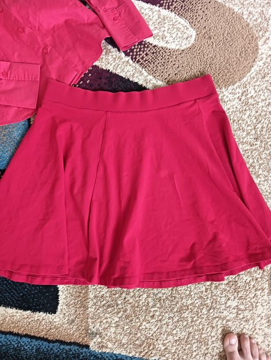 Fustă și cămașa superbe mărimea M