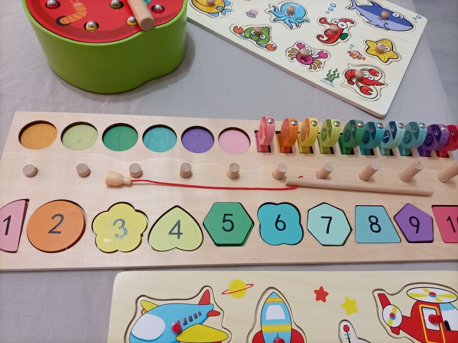 Дървени пъзели+дървена ябълка с магнитни червейчета