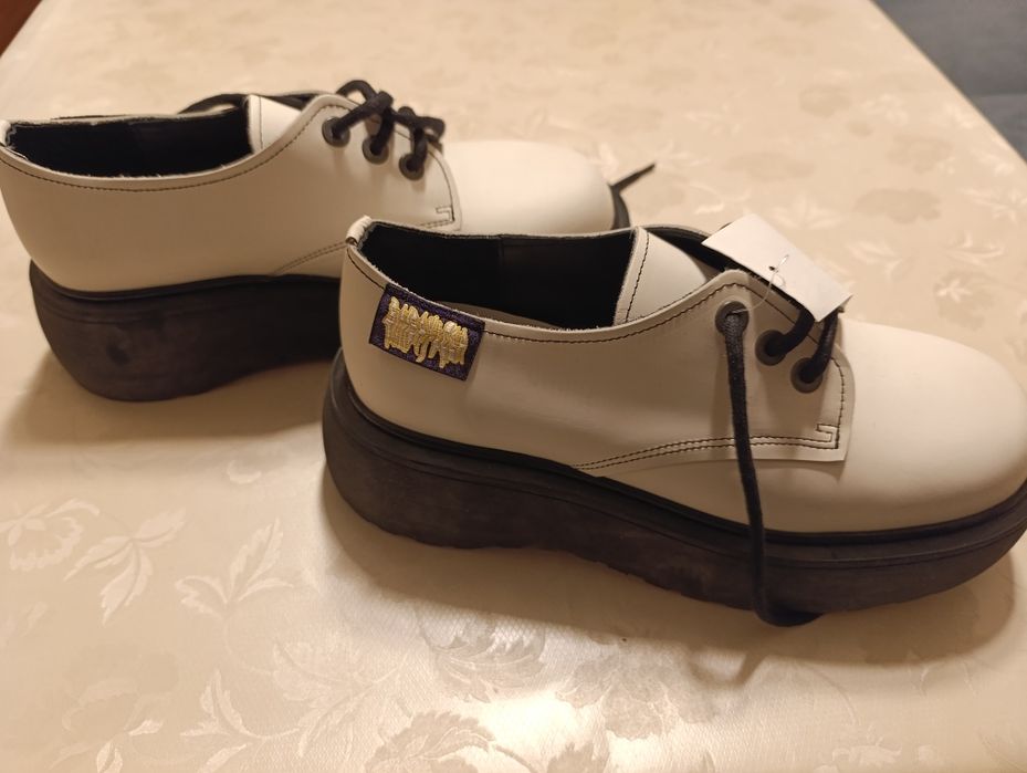 Обувки BIMBOYLOLA, бели