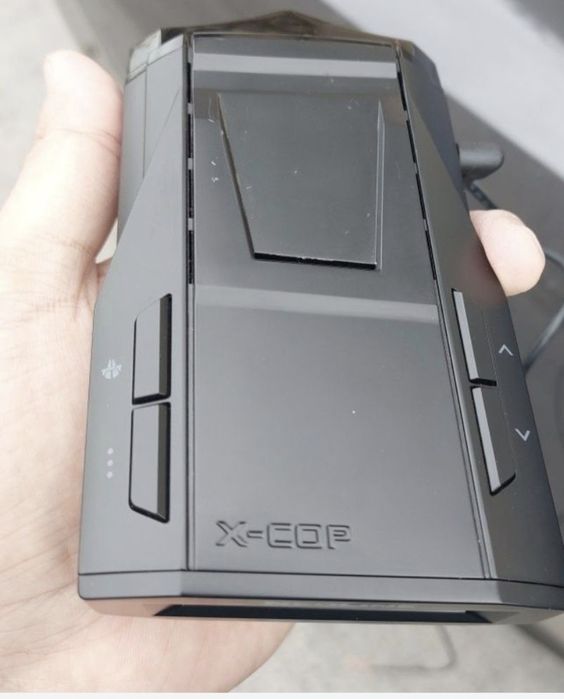 NEOLINE 7700s BLACK Qora karobkali kam ishlatilgan faqat radarni ozi