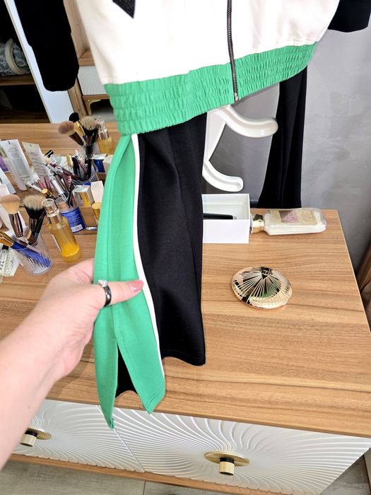 Спортивный костюмы разного фасона