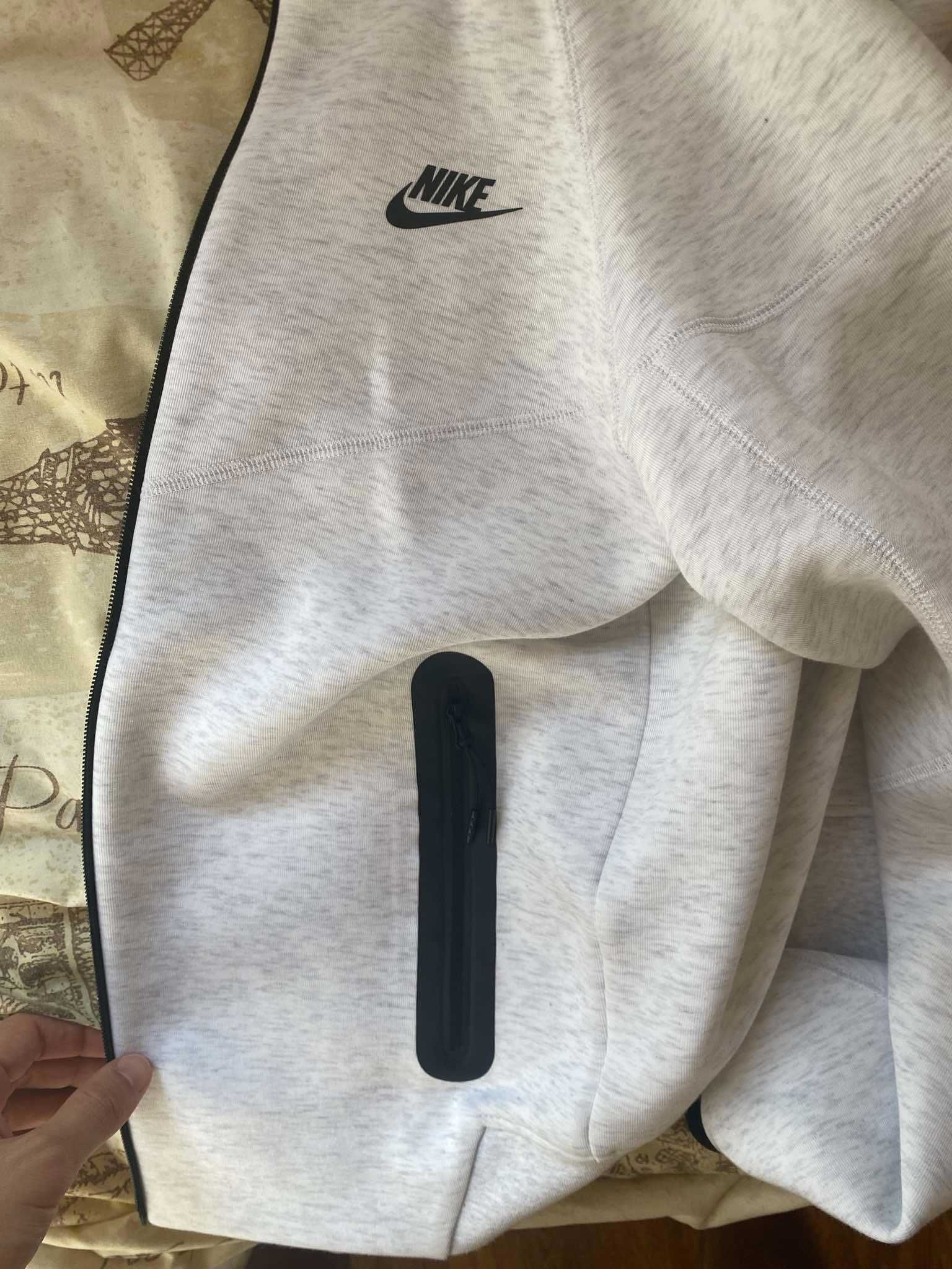Nike Tech Fleece