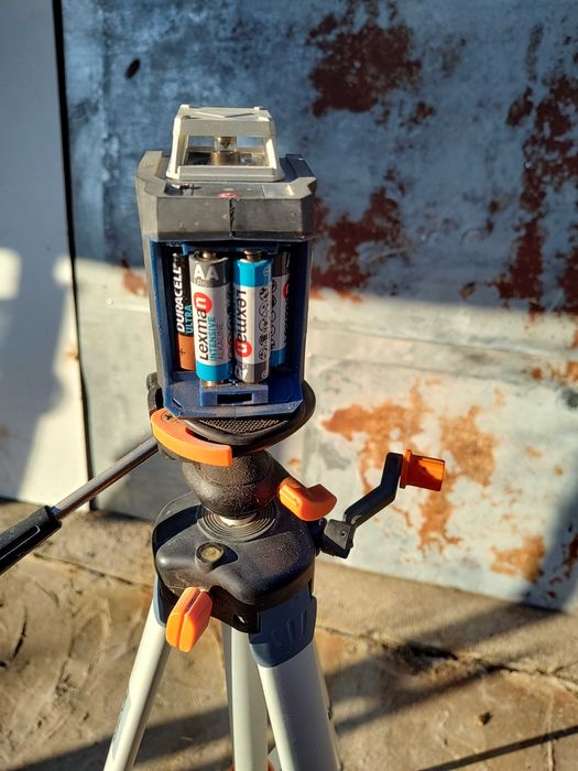 Nivela laser Dexter, autonivelare, trepied, raza de actiune 20 m