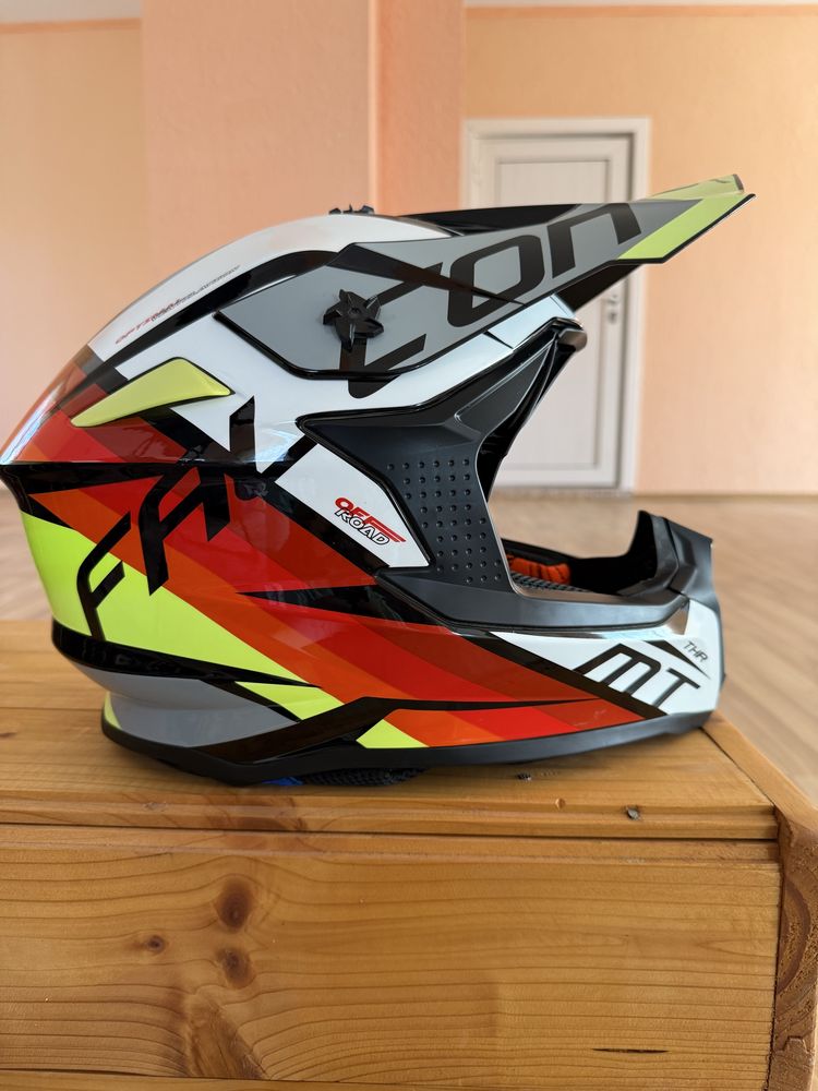 Мотокрос каска MT Falcon THR bo gloss pearl white L