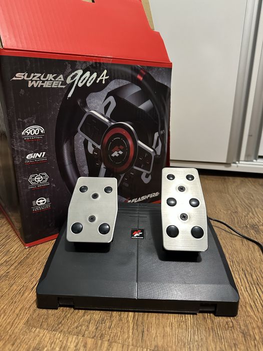 Volan Gaming Sakura Wheel 900A – Ca nou, stare excelentă