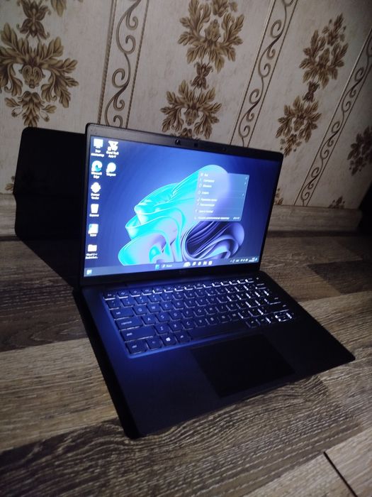 Dell i5 11-pokaleniya 16/256gb xotira ixcham va yengil noutbook