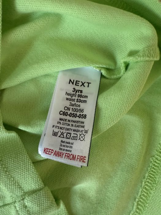 Set 3 tricouri model polo, NEXT, marime 98-104, în stare foarte bună