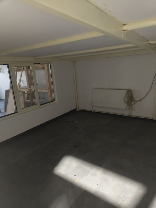 Închiriez hala Tomești 240 mp