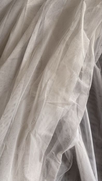 Продам белую тюль-сетку 2 шт