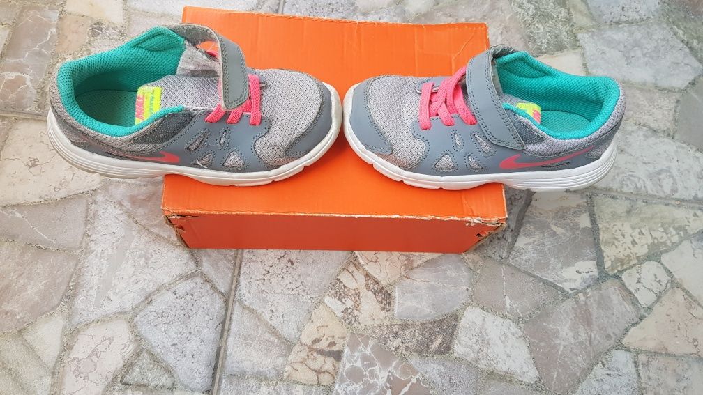 Детски маратонки Nike за момиче номер 27