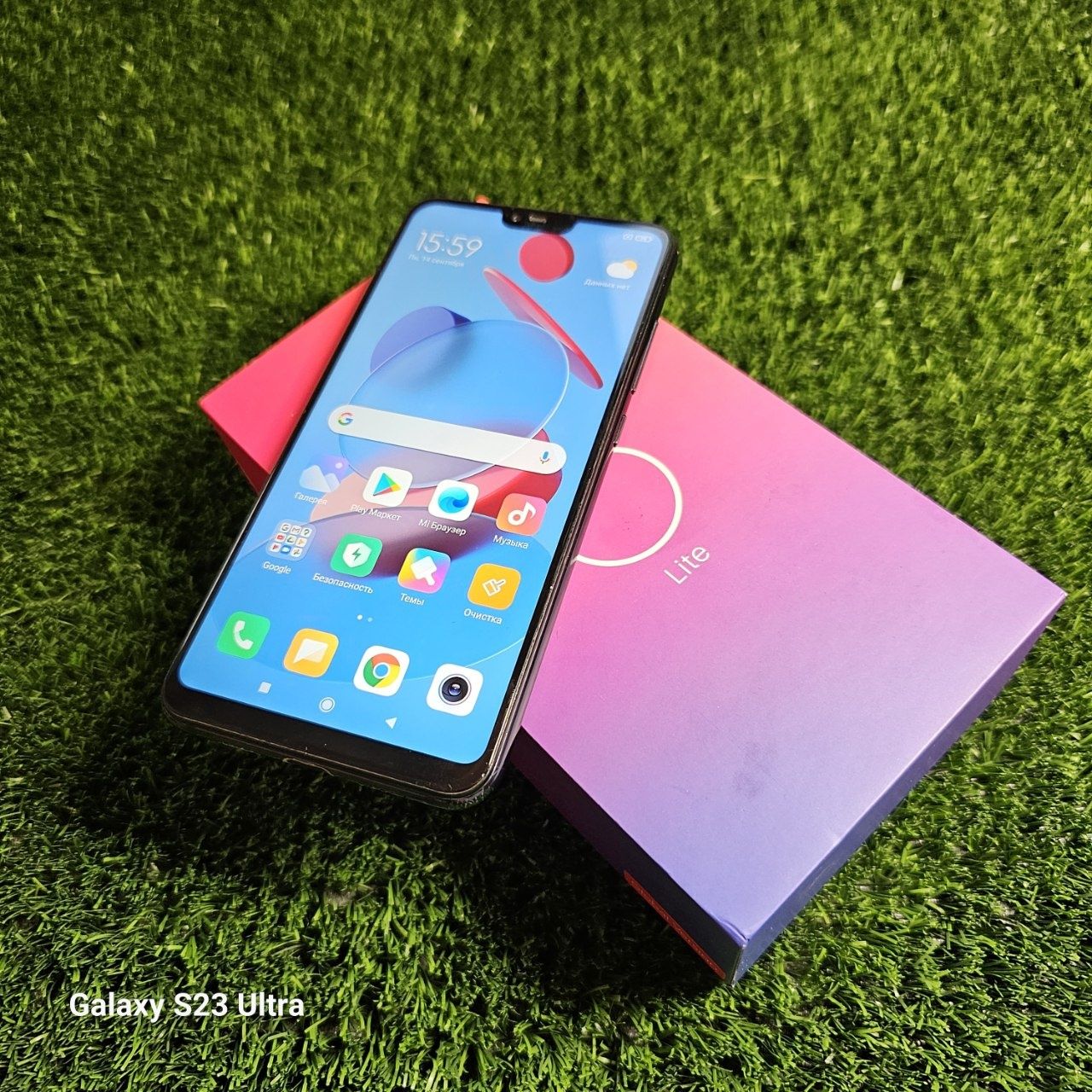 Xiaomi 8Lite sotiladi Flagman