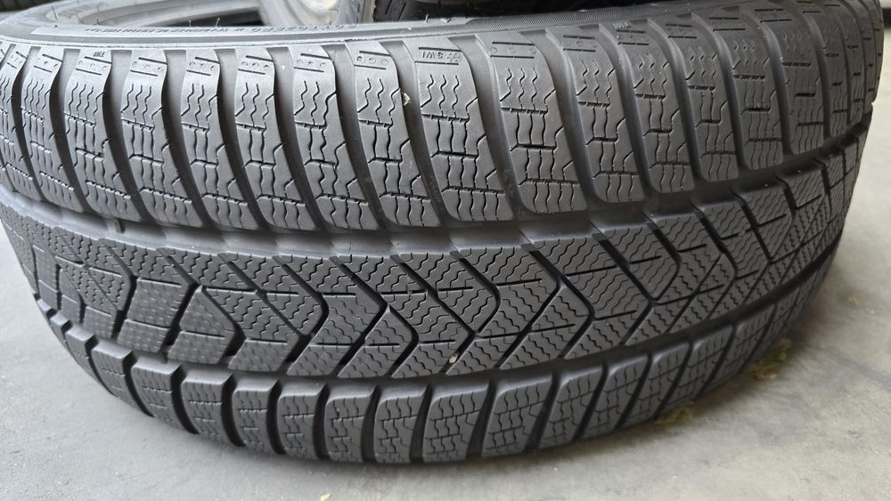 2 anvelope iarnă Pirelli 245/45/18