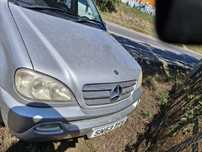 Mercedes w163  ml270