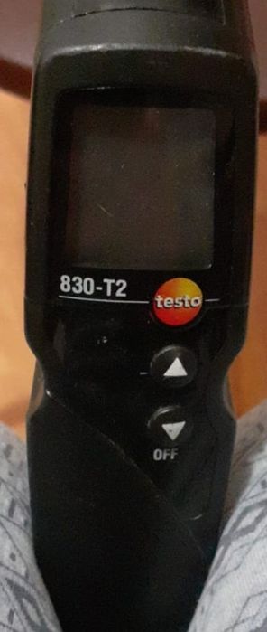 Termometru infrarosu cu doua fascicule laser Testo 830-T2