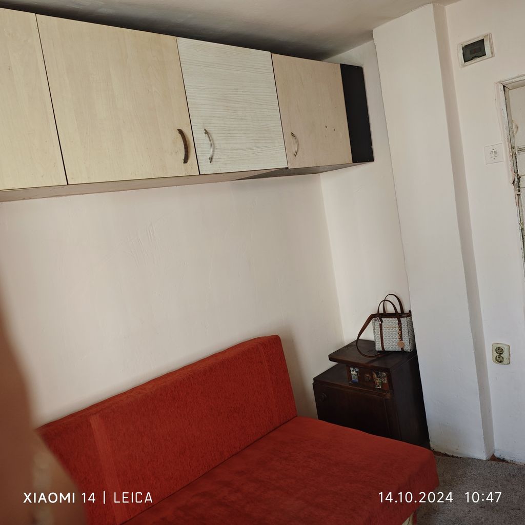 Дава се под наем Ателие в Варна, Център - 10 кв.м за 63.75 € - Снимка #3