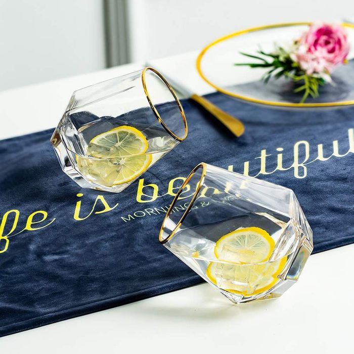 Set 2 pahare whisky Glasseam – design înclinat, 300 ml, stil modern