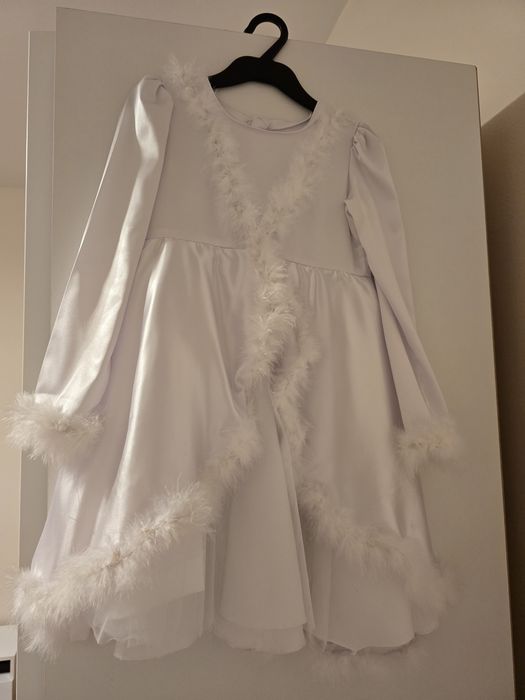 Rochita alba Serbare Fulg de Nea 7- 8 ani 122 cm