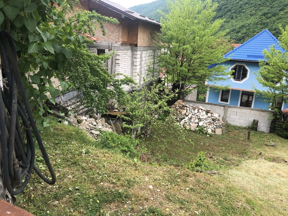 Casa+teren de vanzare