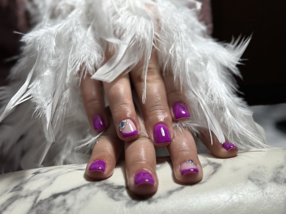 Unghii cu gel si semi