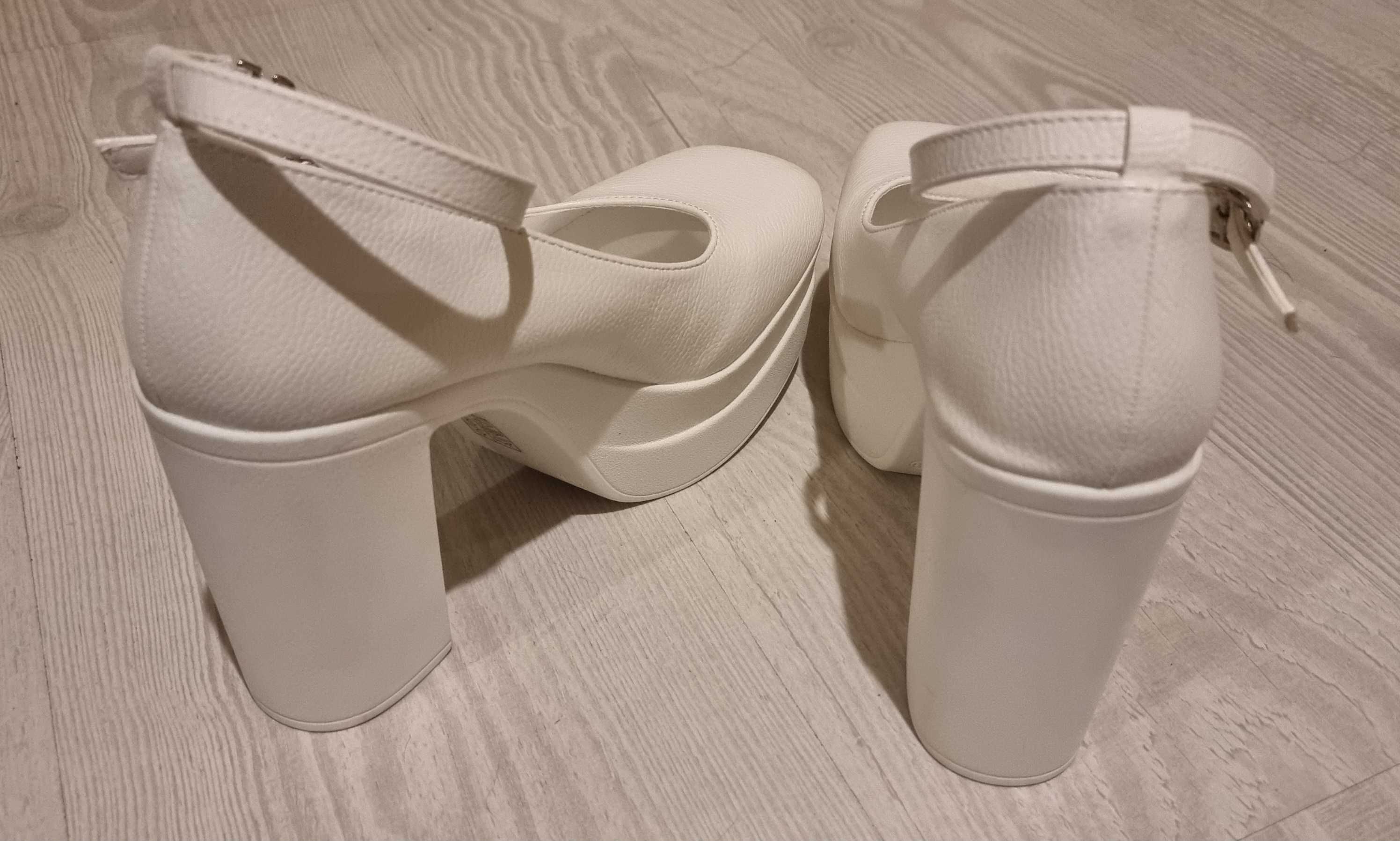 Pantofi albi cu platforma