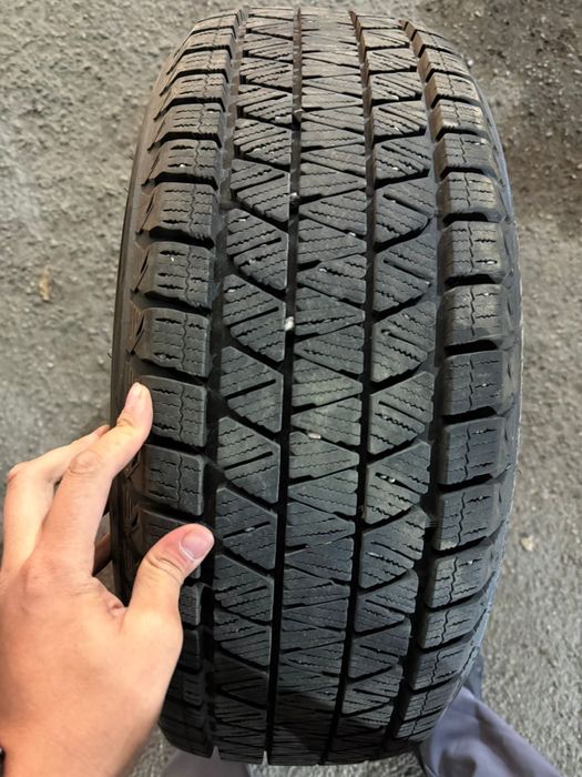 Зимние шины продам