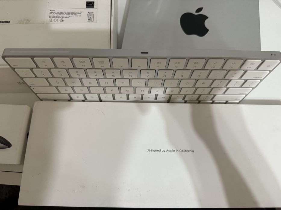 Vând Mac mini Apple M2 chip