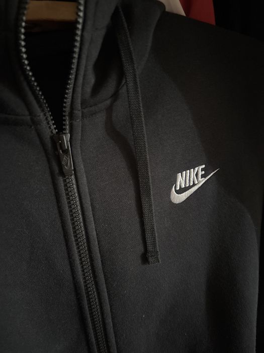 Суичер Nike нов!