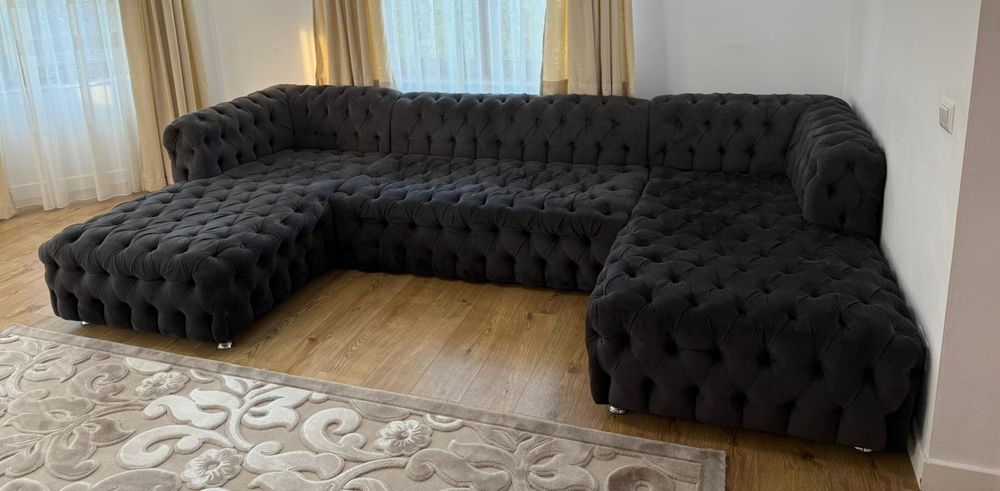 Canapea in forma de U