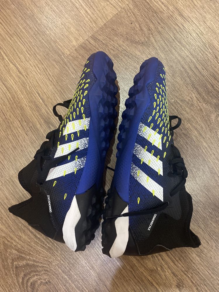 Футболни стоножки “Adidas Predator Freak.3”