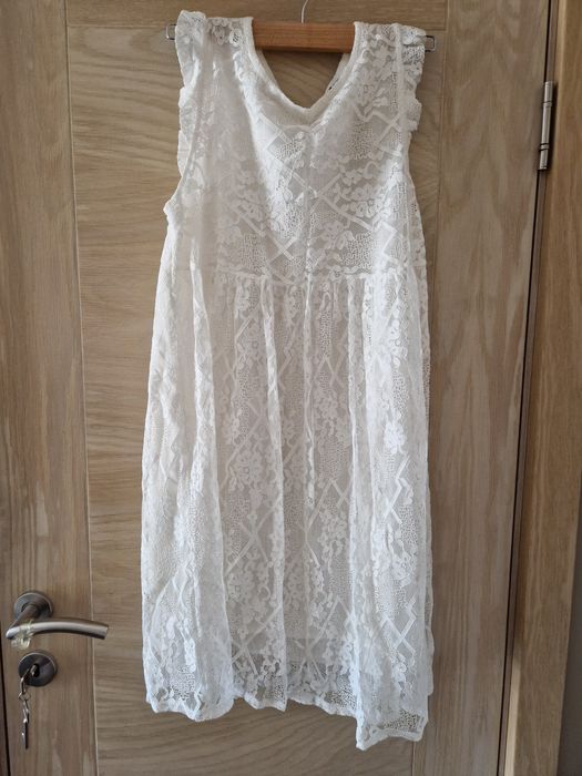 Бяла лятна рокля