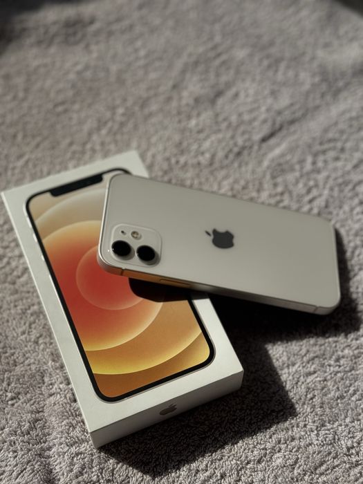 Продается IPhone 12