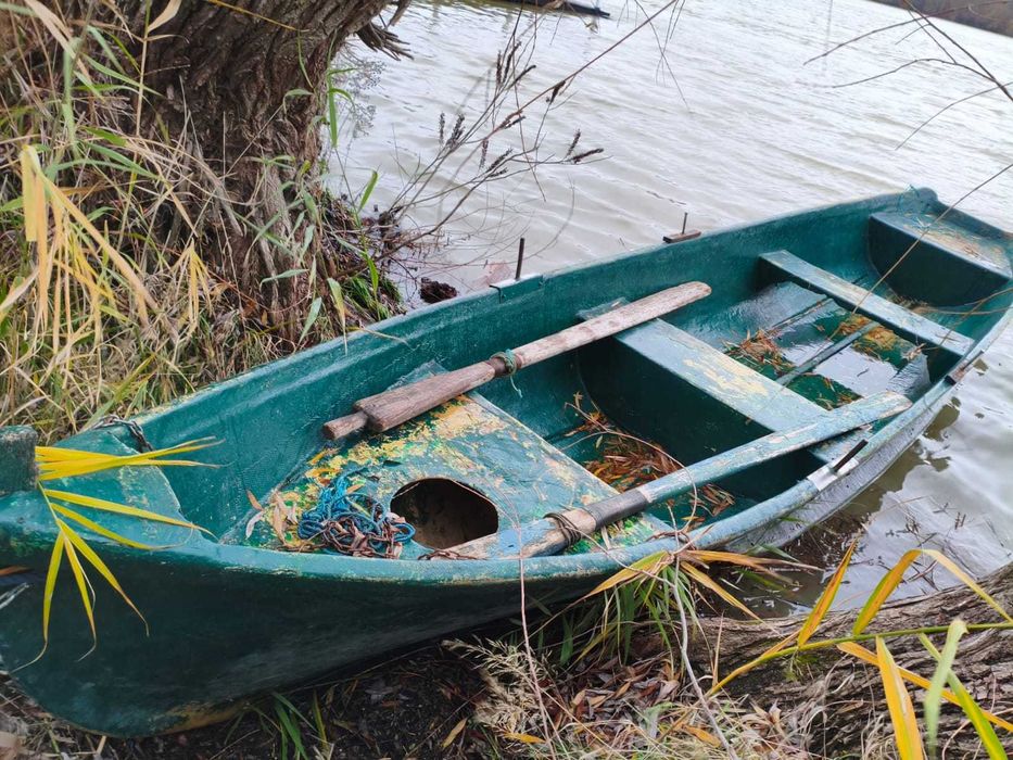 Barca de vanzare (Lotca)